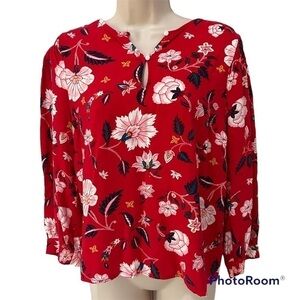 Old navy red floral print blouse, S, V-neck button closures, cuff sleeves, flowy
